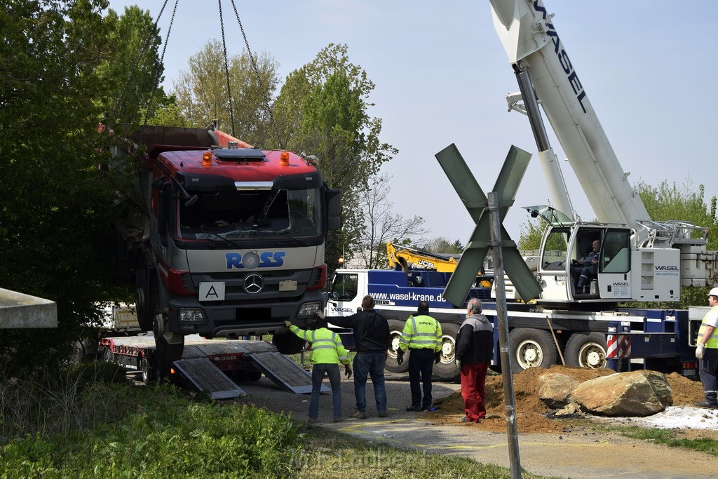 Schwerer VU LKW Zug Bergheim Kenten Koelnerstr P538.JPG - Miklos Laubert